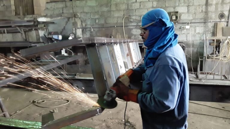 حدادة وألوميتال في أم القيوين | 0526639659 | خصم 40% 2 حدادة وألوميتال في أم القيوين سماء البركان 0526639659